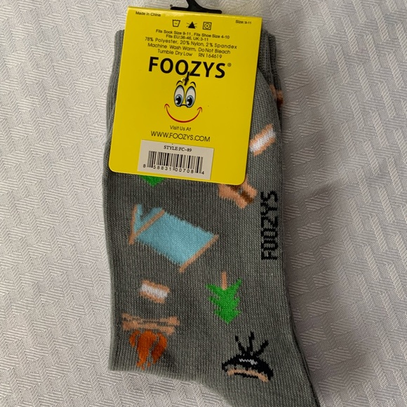 🦩NWT Foozy’s novelty socks, gray with camping theme - Picture 2 of 2